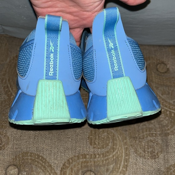 REEBOK SNEAKERS SZ 9.5 - Picture 2 of 6